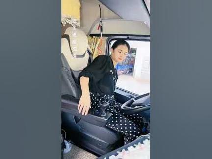 DRIVER GIRL/nữ tài xế China xinh đẹp lái đầu kéo quá dài