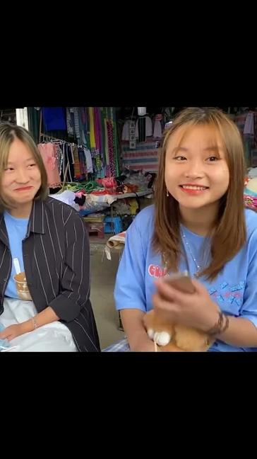 Gặp hai cô gái người Dao xinh đẹp sống giáp biên giới Trung Quốc
